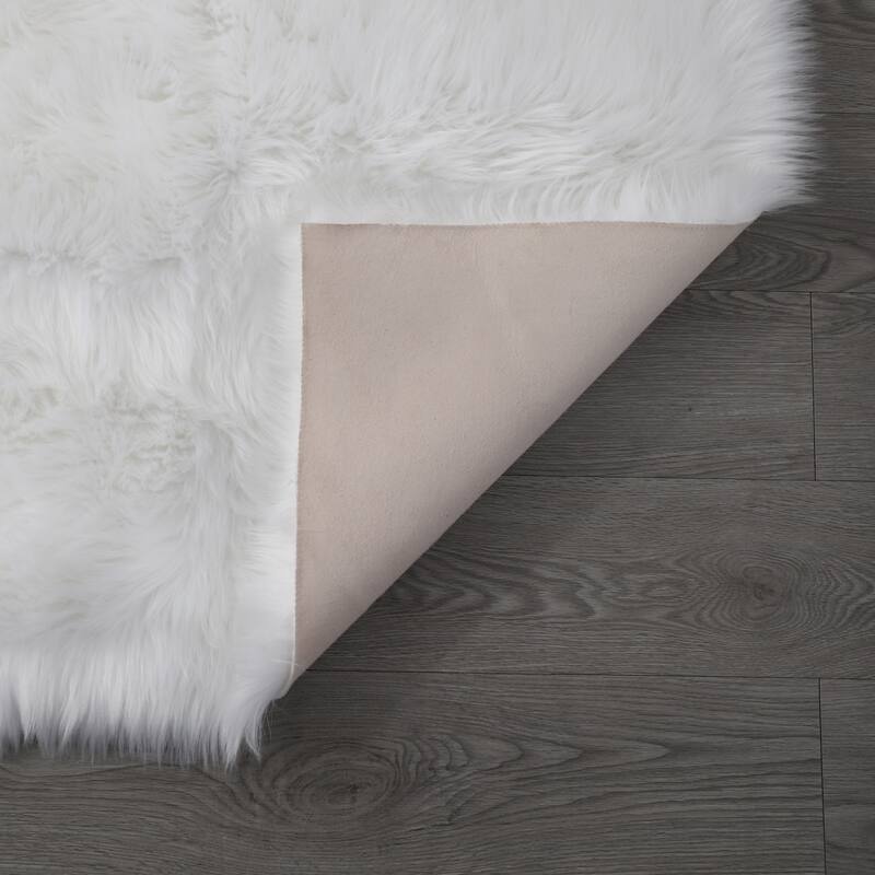 "Cozy Collection" Ultra Soft Fluffy Faux Fur Sheepskin Area Rug 48"×